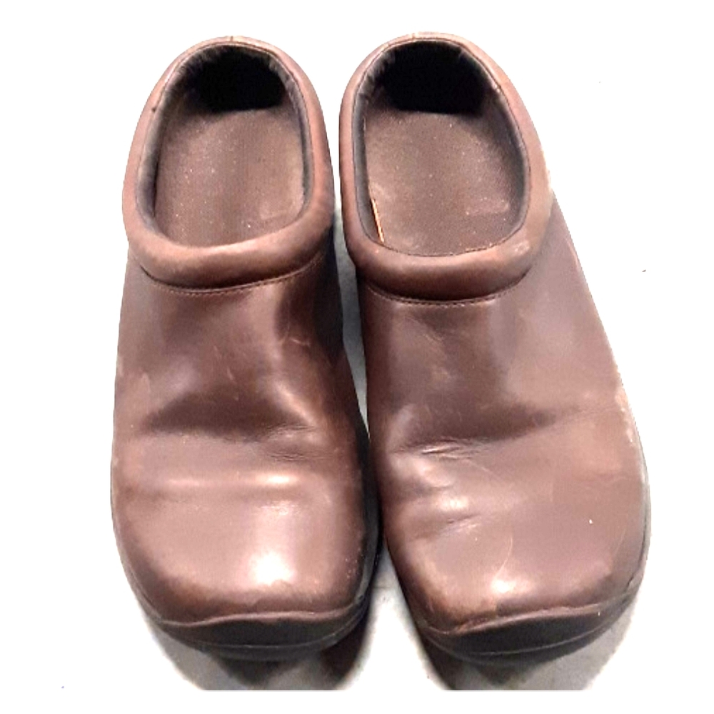 Merrell Women's leather Shoes Size 9